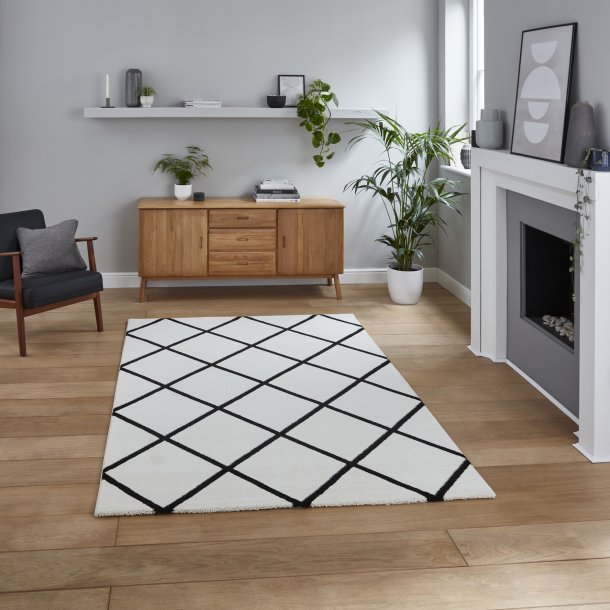Brooklyn Black & White Diamond Rug