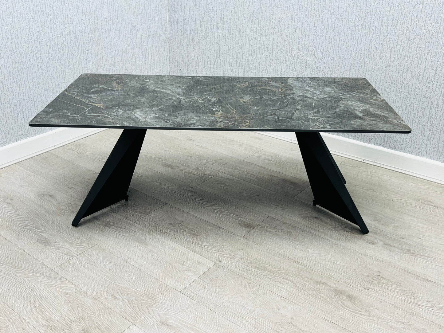 Chicago Black/Cream and Gold Ceramic Coffee Table