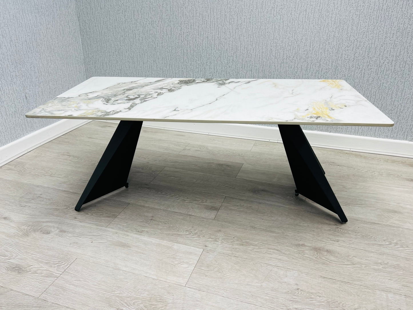 Chicago Black/Cream and Gold Ceramic Coffee Table
