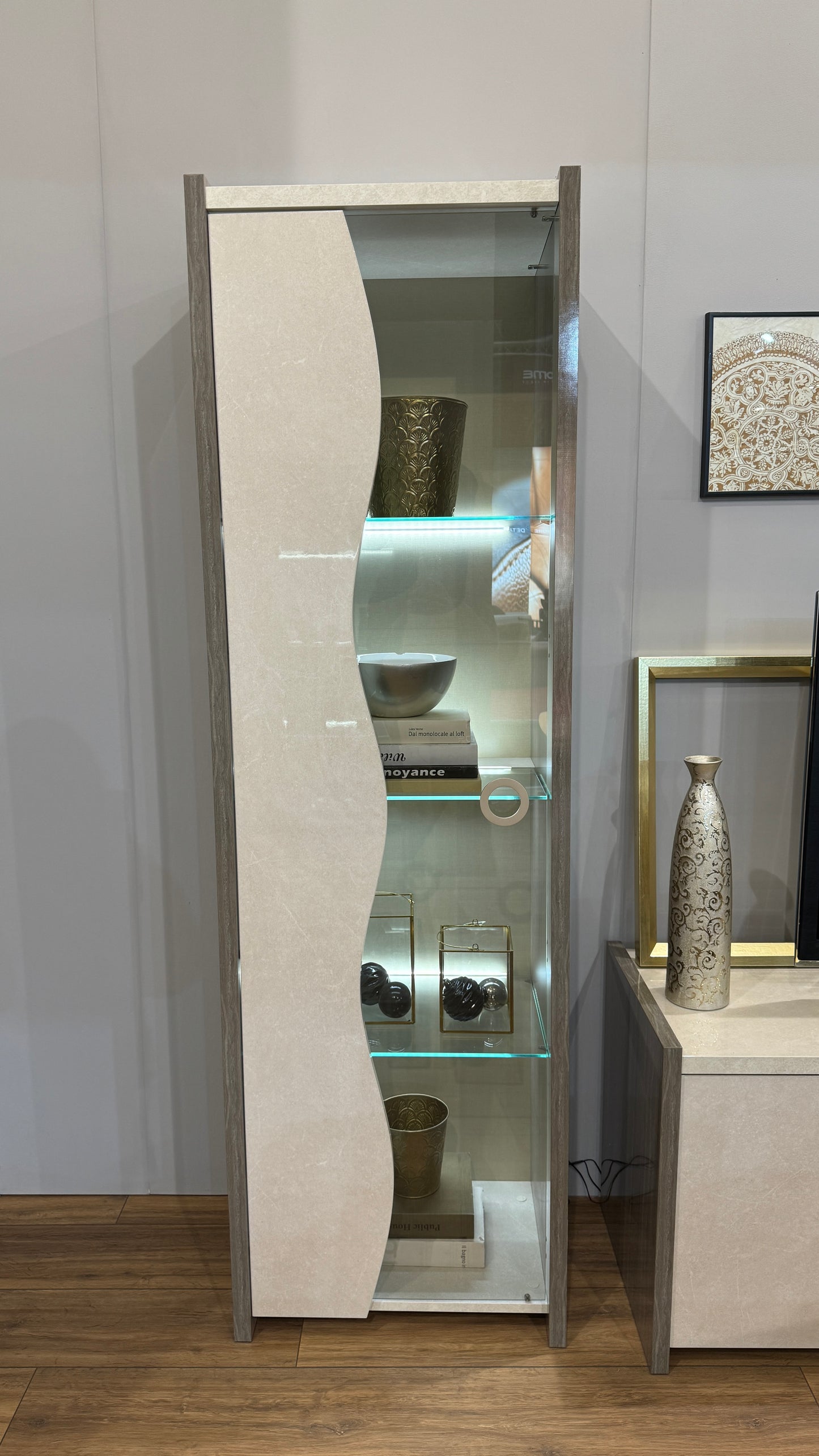 London Italian 1 Door Display Cabinet