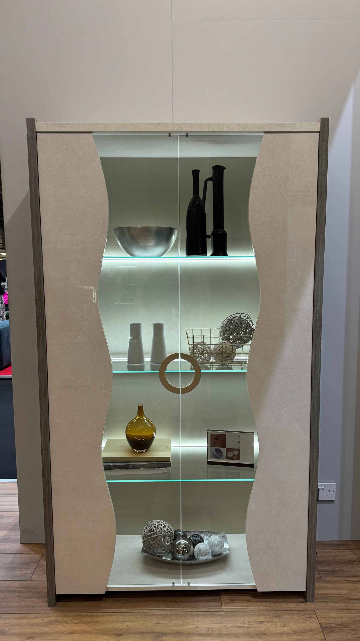 London Italian 2 Door Display Cabinet
